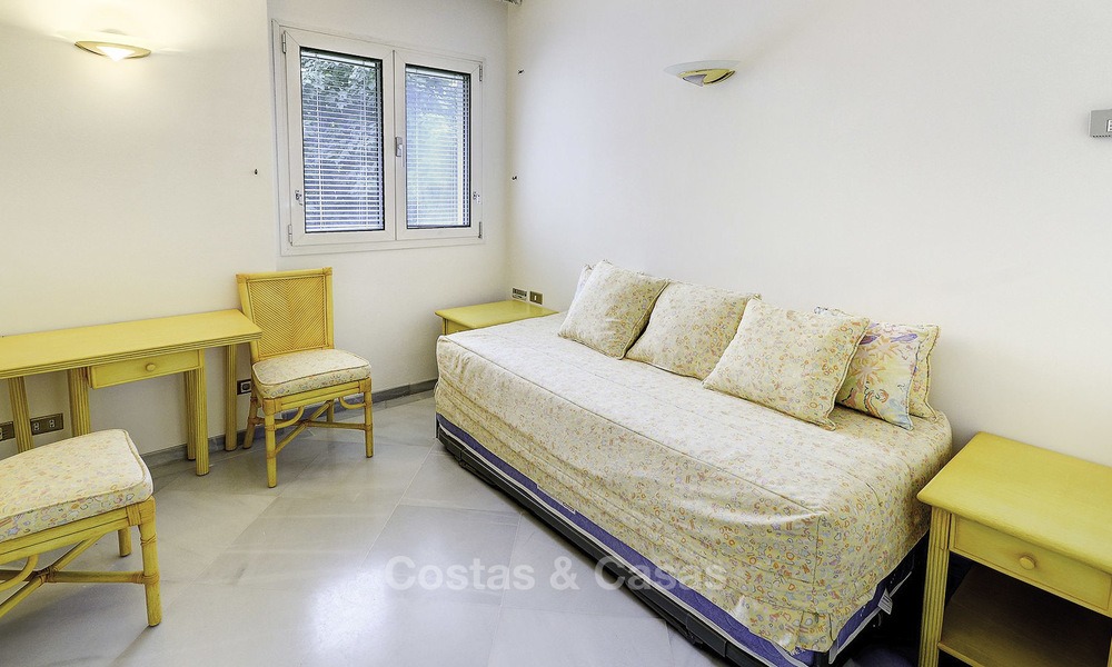 Appartement de luxe situé à la deuxième ligne de la plage dans un complexe exclusif à vendre, centre de Marbella 11863