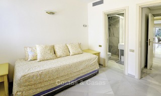 Appartement de luxe situé à la deuxième ligne de la plage dans un complexe exclusif à vendre, centre de Marbella 11864 