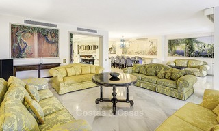 Appartement de luxe situé à la deuxième ligne de la plage dans un complexe exclusif à vendre, centre de Marbella 11866 