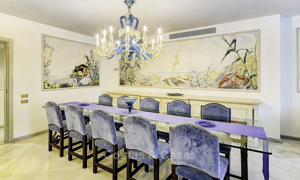 Appartement de luxe situé à la deuxième ligne de la plage dans un complexe exclusif à vendre, centre de Marbella 11867
