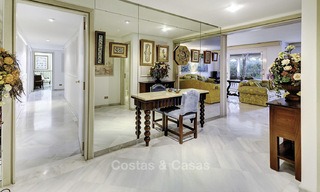 Appartement de luxe situé à la deuxième ligne de la plage dans un complexe exclusif à vendre, centre de Marbella 11868 