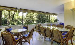 Appartement de luxe situé à la deuxième ligne de la plage dans un complexe exclusif à vendre, centre de Marbella 11871 