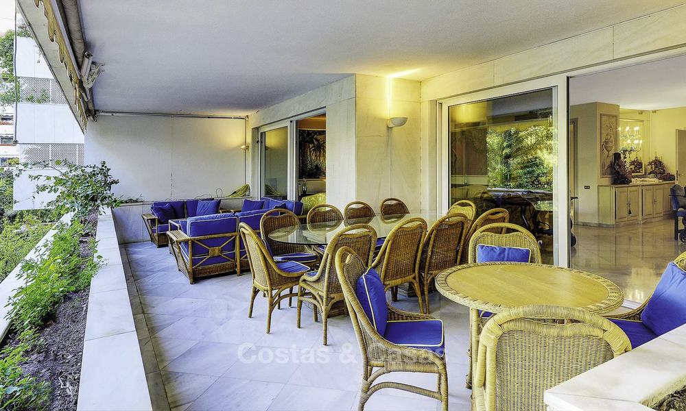 Appartement de luxe situé à la deuxième ligne de la plage dans un complexe exclusif à vendre, centre de Marbella 11873