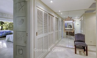 Appartement de luxe situé à la deuxième ligne de la plage dans un complexe exclusif à vendre, centre de Marbella 11877 