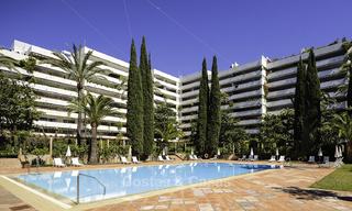 Appartement de luxe situé à la deuxième ligne de la plage dans un complexe exclusif à vendre, centre de Marbella 11880 