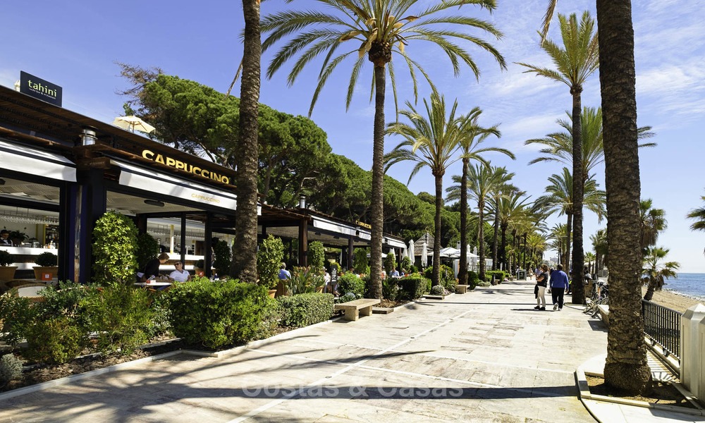 Appartement de luxe situé à la deuxième ligne de la plage dans un complexe exclusif à vendre, centre de Marbella 12338