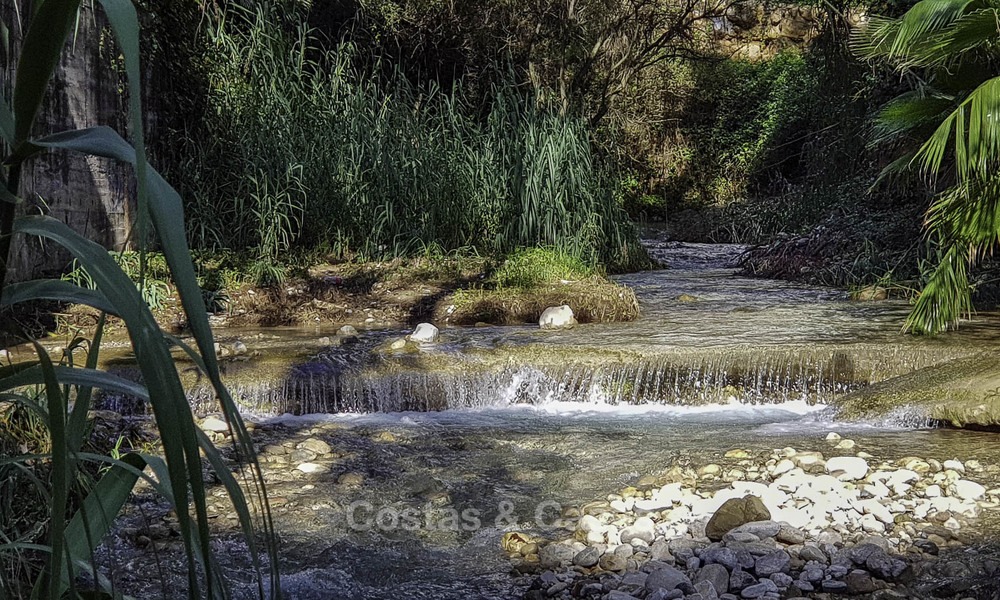 Appartement de luxe situé à la deuxième ligne de la plage dans un complexe exclusif à vendre, centre de Marbella 12337