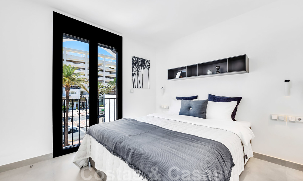Appartements de luxe entièrement rénovés à vendre, prêts à emménager, dans le centre de Puerto Banus, Marbella 28170