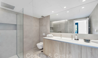 Appartements de luxe entièrement rénovés à vendre, prêts à emménager, dans le centre de Puerto Banus, Marbella 28171 