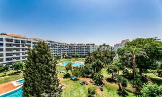 Appartements de luxe entièrement rénovés à vendre, prêts à emménager, dans le centre de Puerto Banus, Marbella 28172 