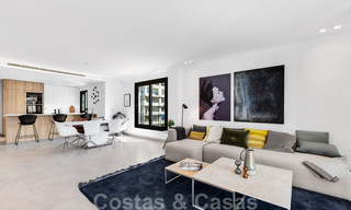 Appartements de luxe entièrement rénovés à vendre, prêts à emménager, dans le centre de Puerto Banus, Marbella 28173 