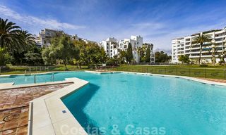 Appartements de luxe entièrement rénovés à vendre, prêts à emménager, dans le centre de Puerto Banus, Marbella 28182 