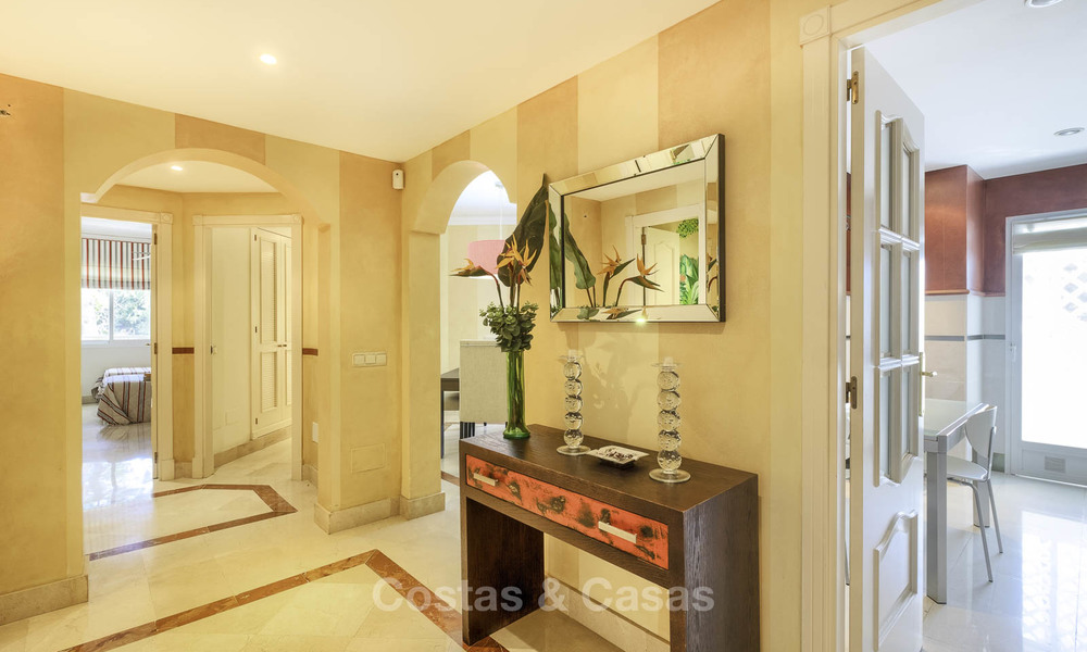 Spacieux et luxueux appartement dans une résidence prestigieuse en bord de mer à vendre près du centre de Marbella - Golden Mile 11934