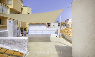 Maison de ville entièrement rénovée à vendre dans une urbanisation en bord de mer sur le New Golden Mile, Estepona - Marbella 12012 