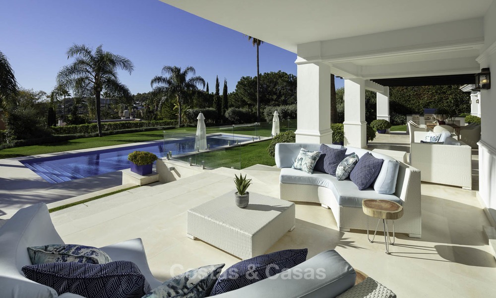 Magnifique villa de luxe avec vue sur le golf et la mer à vendre au cœur de Nueva Andalucía, Marbella 12073