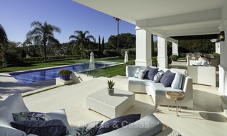 Magnifique villa de luxe avec vue sur le golf et la mer à vendre au cœur de Nueva Andalucía, Marbella 12073 