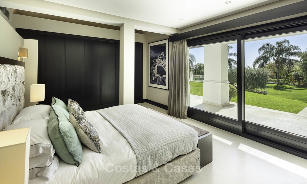 Magnifique villa de luxe avec vue sur le golf et la mer à vendre au cœur de Nueva Andalucía, Marbella 12080