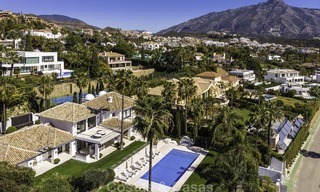 Magnifique villa de luxe avec vue sur le golf et la mer à vendre au cœur de Nueva Andalucía, Marbella 12083 