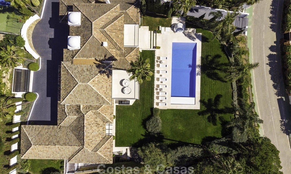 Magnifique villa de luxe avec vue sur le golf et la mer à vendre au cœur de Nueva Andalucía, Marbella 12085