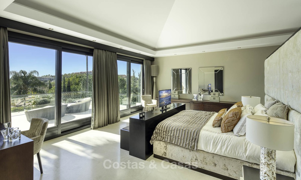 Magnifique villa de luxe avec vue sur le golf et la mer à vendre au cœur de Nueva Andalucía, Marbella 12087