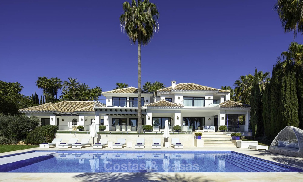 Magnifique villa de luxe avec vue sur le golf et la mer à vendre au cœur de Nueva Andalucía, Marbella 12091
