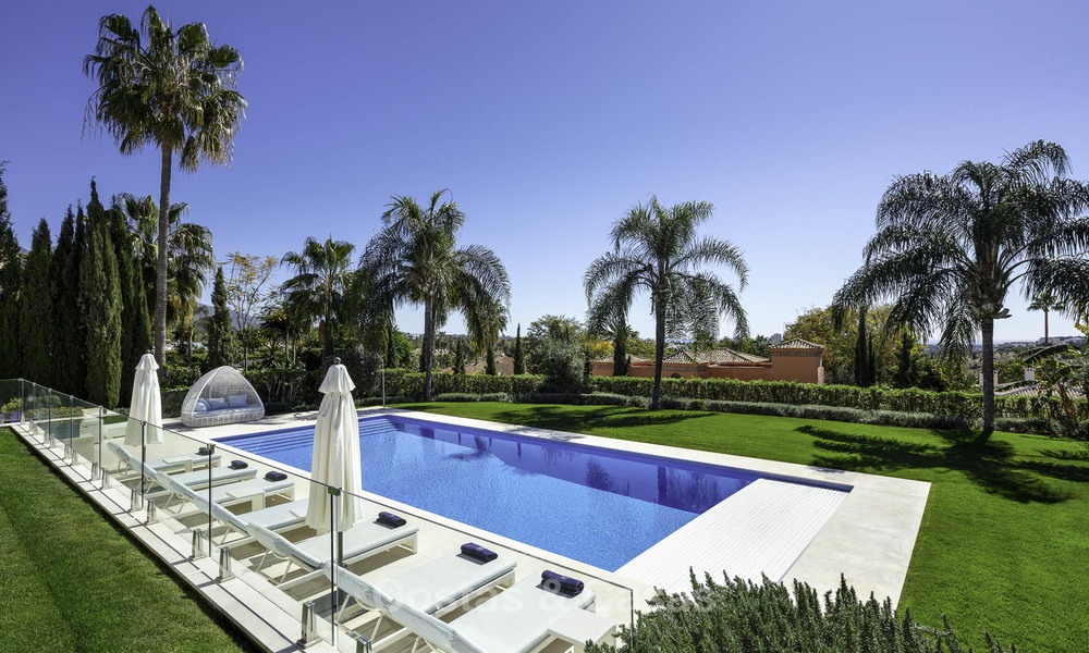 Magnifique villa de luxe avec vue sur le golf et la mer à vendre au cœur de Nueva Andalucía, Marbella 12093