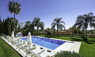 Magnifique villa de luxe avec vue sur le golf et la mer à vendre au cœur de Nueva Andalucía, Marbella 12093 