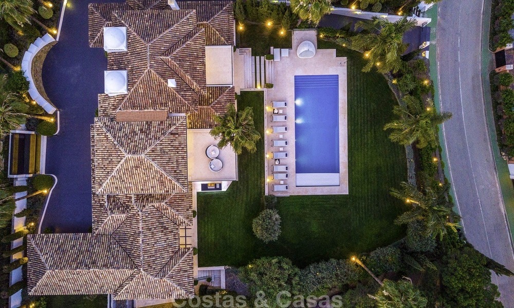 Magnifique villa de luxe avec vue sur le golf et la mer à vendre au cœur de Nueva Andalucía, Marbella 12095