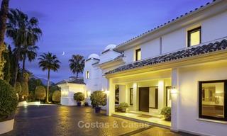Magnifique villa de luxe avec vue sur le golf et la mer à vendre au cœur de Nueva Andalucía, Marbella 12100 