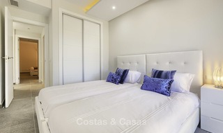 Appartement moderne, entièrement rénové dans un complexe en bord de mer à vendre, New Golden Mile, entre Marbella et Estepona 12227 