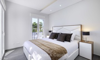 Appartement moderne, entièrement rénové dans un complexe en bord de mer à vendre, New Golden Mile, entre Marbella et Estepona 12231 