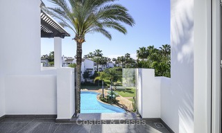 Appartement moderne, entièrement rénové dans un complexe en bord de mer à vendre, New Golden Mile, entre Marbella et Estepona 12234 