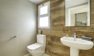 Charmante maison de ville entièrement rénovée avec vue sur la mer et les montagnes à vendre, dans une prestigieuse urbanisation de golf, Benahavis, Marbella 15344 