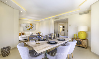 Charmante maison de ville entièrement rénovée avec vue sur la mer et les montagnes à vendre, dans une prestigieuse urbanisation de golf, Benahavis, Marbella 15349 