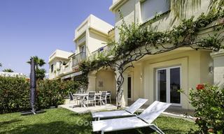 Charmante maison de ville entièrement rénovée avec vue sur la mer et les montagnes à vendre, dans une prestigieuse urbanisation de golf, Benahavis, Marbella 15353 