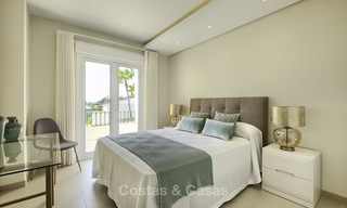 Charmante maison de ville entièrement rénovée avec vue sur la mer et les montagnes à vendre, dans une prestigieuse urbanisation de golf, Benahavis, Marbella 15355 