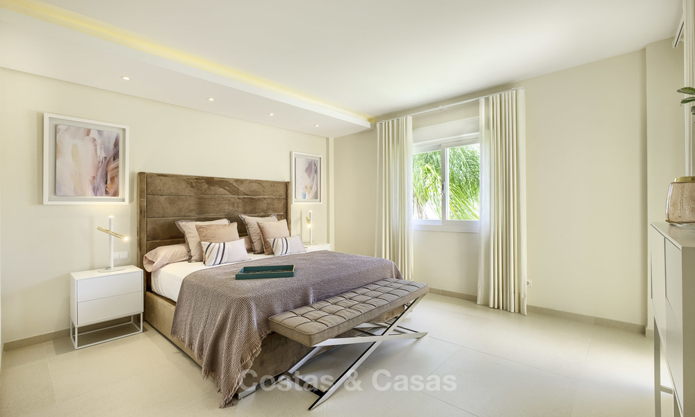 Charmante maison de ville entièrement rénovée avec vue sur la mer et les montagnes à vendre, dans une prestigieuse urbanisation de golf, Benahavis, Marbella 15361