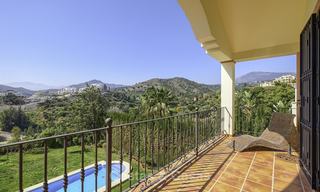 Villa rustique avec vue sur la mer et les montagnes à vendre, Benahavis, Marbella 12649 