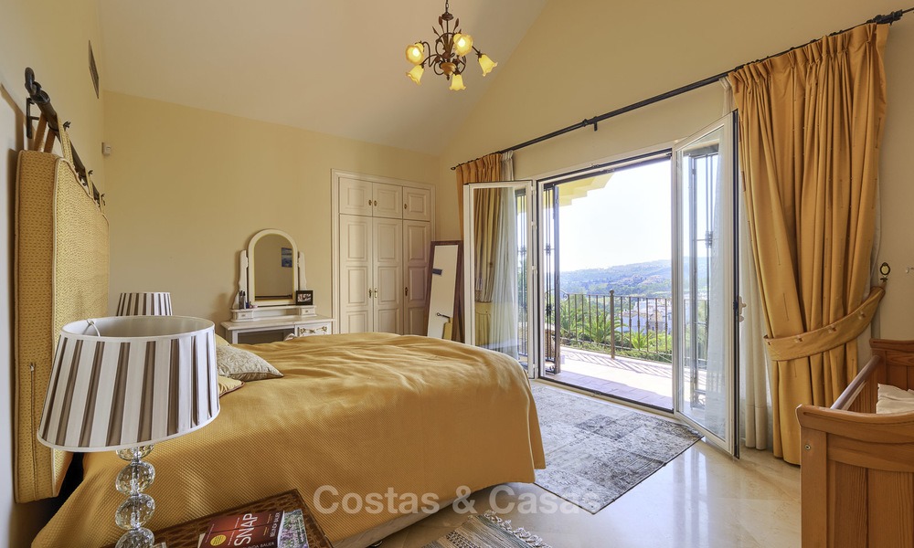 Villa rustique avec vue sur la mer et les montagnes à vendre, Benahavis, Marbella 12665