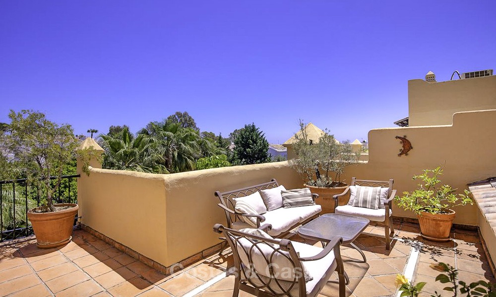 Spacieux duplex penthouse avec vue panoramique à vendre entre Estepona et Marbella 12685