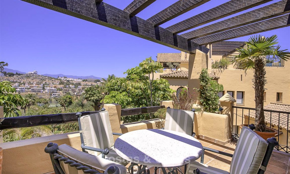 Spacieux duplex penthouse avec vue panoramique à vendre entre Estepona et Marbella 12697