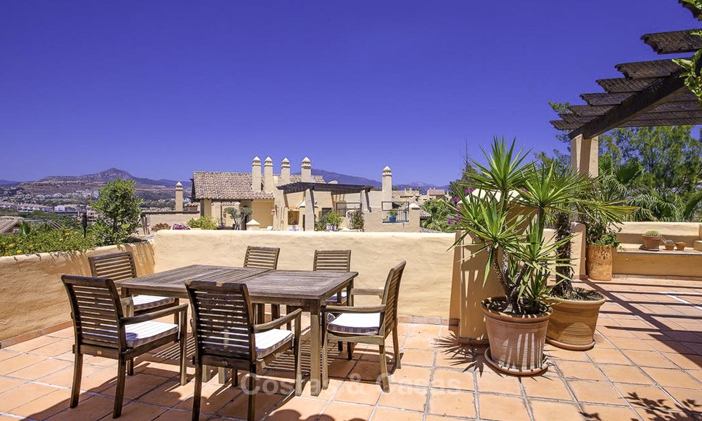 Spacieux duplex penthouse avec vue panoramique à vendre entre Estepona et Marbella 12705