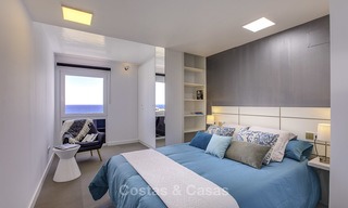 Opportunité unique : appartement de luxe moderne entièrement rénové à vendre au cœur de Puerto Banus avec vue panoramique sur la marina et la mer, Marbella 12732 
