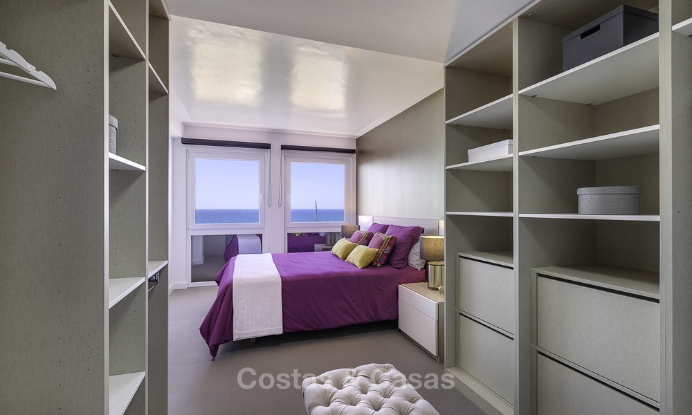 Opportunité unique : appartement de luxe moderne entièrement rénové à vendre au cœur de Puerto Banus avec vue panoramique sur la marina et la mer, Marbella 12734