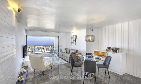 Opportunité unique : appartement de luxe moderne entièrement rénové à vendre au cœur de Puerto Banus avec vue panoramique sur la marina et la mer, Marbella 12747