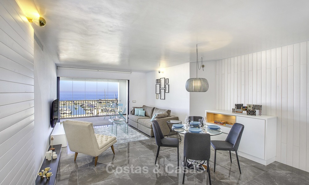 Opportunité unique : appartement de luxe moderne entièrement rénové à vendre au cœur de Puerto Banus avec vue panoramique sur la marina et la mer, Marbella 12747