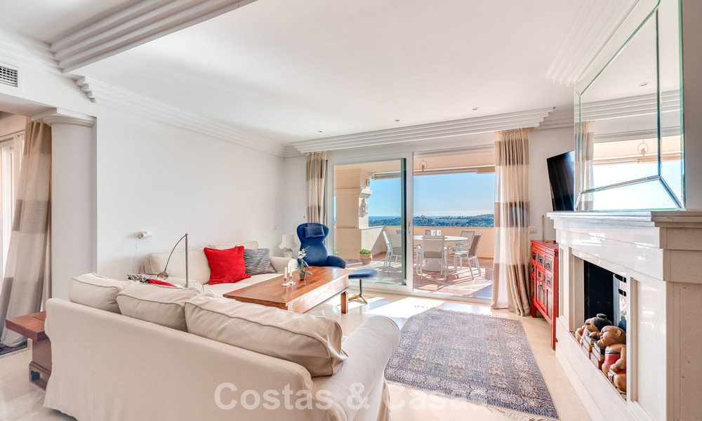 Appartements et penthouses de luxe spacieux avec vue sur la mer à vendre à Nueva Andalucia, Marbella 796815