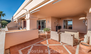 Appartements et penthouses de luxe spacieux avec vue sur la mer à vendre à Nueva Andalucia, Marbella 796820 