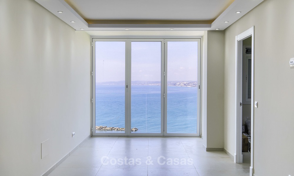 Appartement entièrement rénové avec vue sur la mer à vendre près du port de plaisance d'Estepona, Estepona 12783