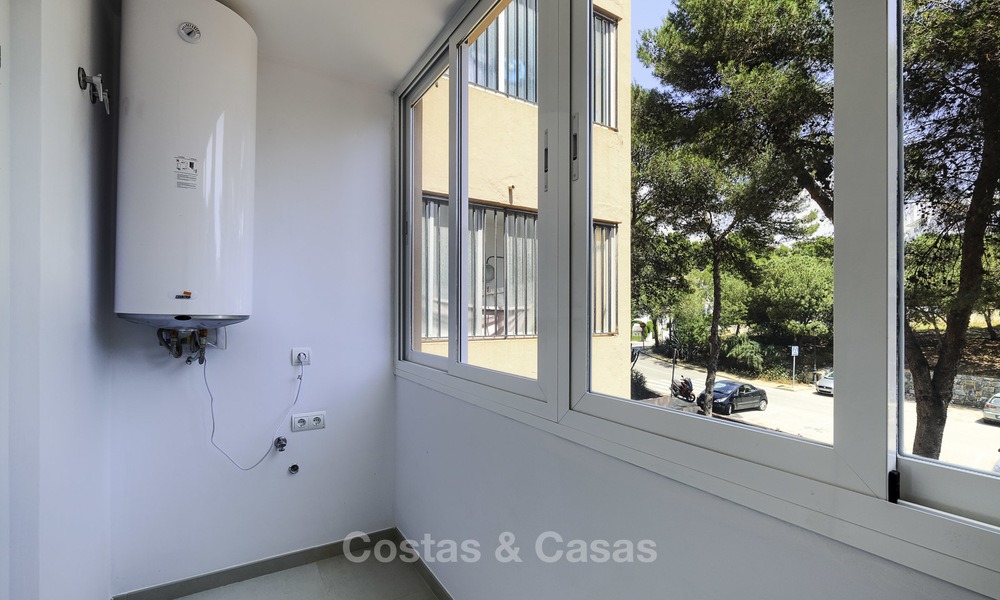 Appartement entièrement rénové avec vue sur la mer à vendre près du port de plaisance d'Estepona, Estepona 12795